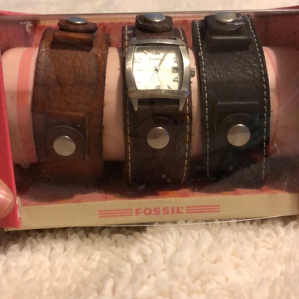 Fossil Watch with 3 straps!